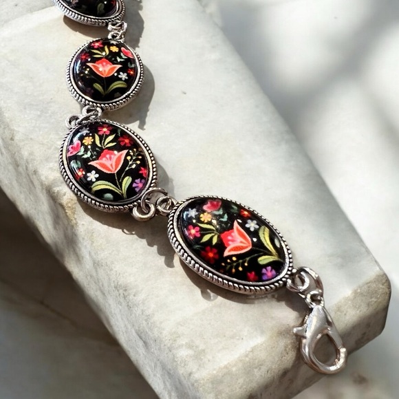 Gorgeous floral clear cabochon dome bracelet Stainless Steel Adjustable 7”-8” - Picture 3 of 15